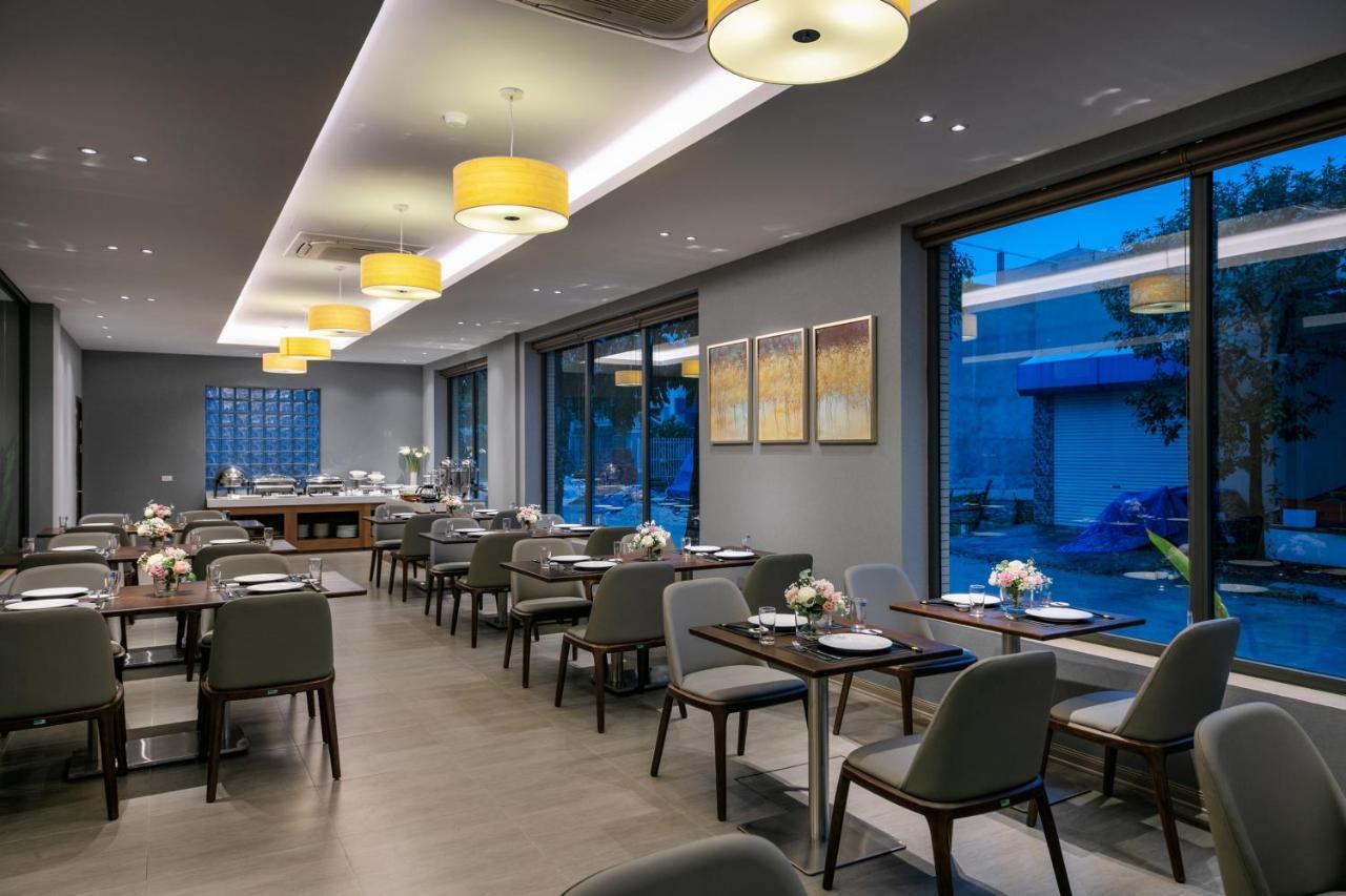 Golden Season Hotel Νιν Μπιν Εξωτερικό φωτογραφία
