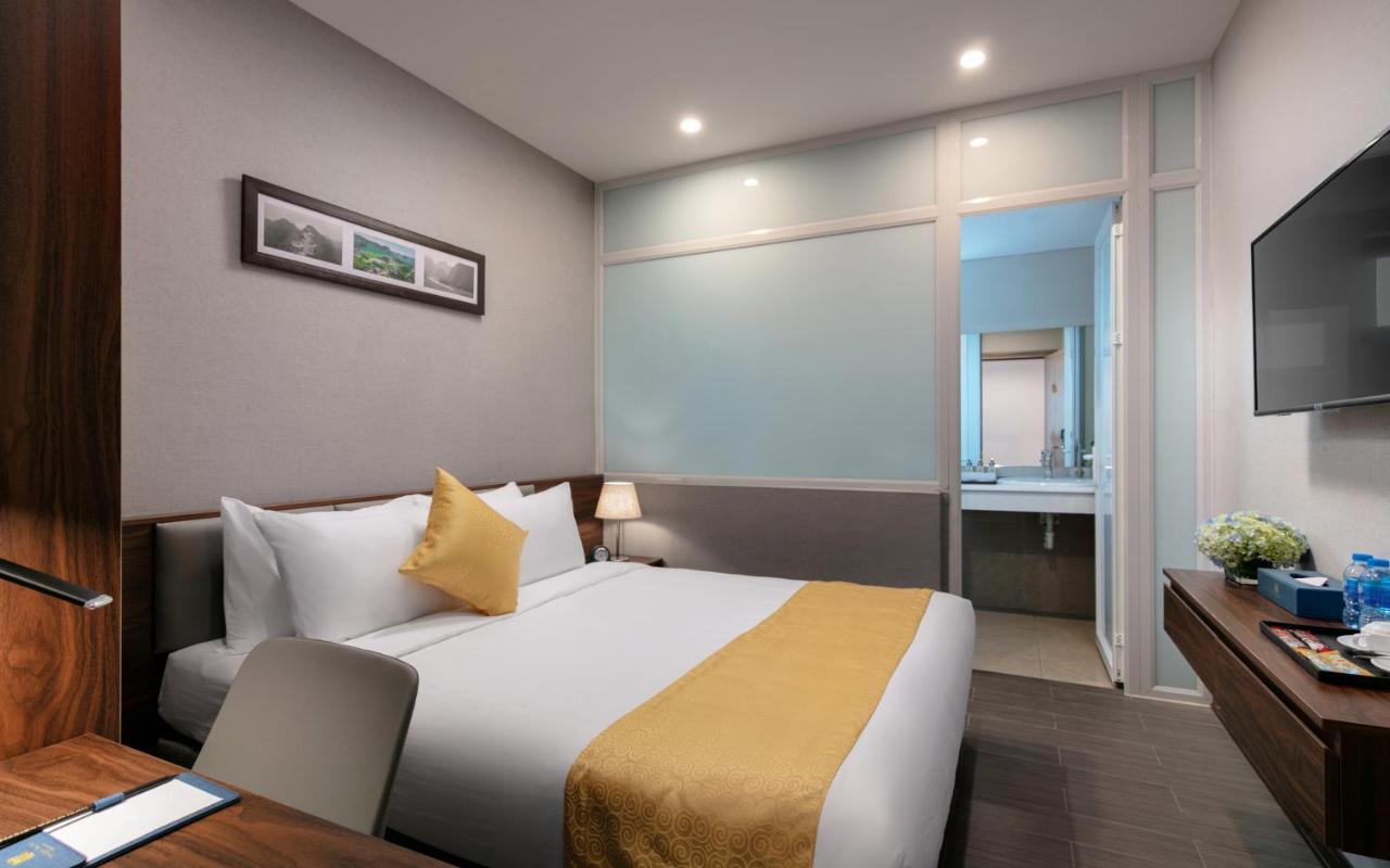 Golden Season Hotel Νιν Μπιν Εξωτερικό φωτογραφία